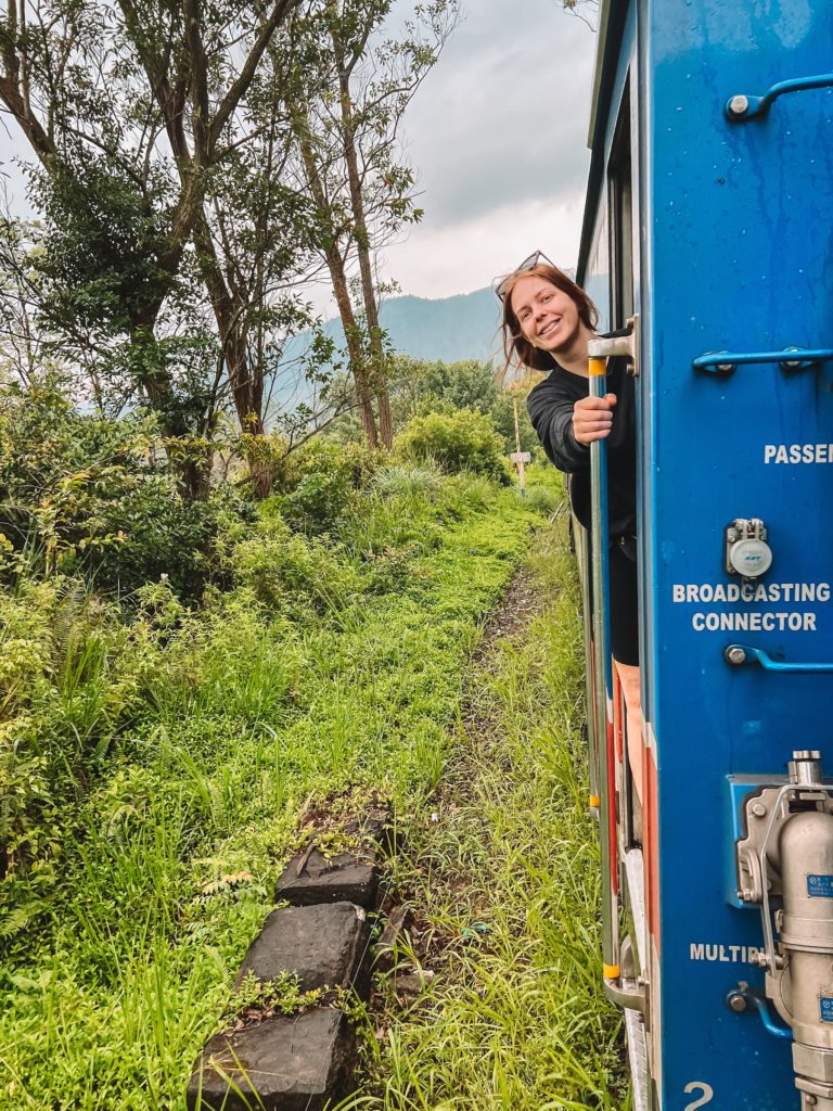 Train Kandy to Ella Sri Lanka